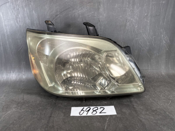 TOYOTA NOAH / AZR60 Genuine HID Headlight / KOITO 28-181 / Right Side x1 » JDM-PARTS NZ