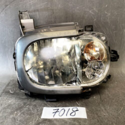 NISSAN CUBE / Z11 Genuine Headlight / ICHIKOH 1801 / Right Side x1