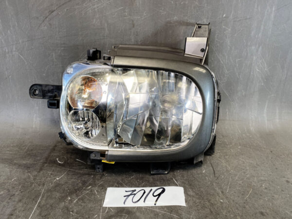 NISSAN CUBE / Z11 Genuine Headlight / ICHIKOH 1801 / Left Side x1 » JDM-PARTS NZ