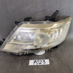 NISSAN SERENA / C25 Genuine HID Headlight / KOITO 100-24921 / Left Side x1