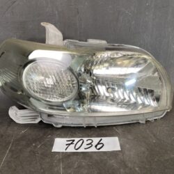 TOYOTA PORTE / NNP10 Genuine HID Headlight / KOITO 52-129 / Right Side x1