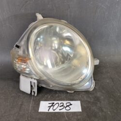 TOYOTA SIENTA / NCP81 Genuine Headlight / KOITO 52-171 / Right Side x1