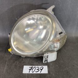 TOYOTA SIENTA / NCP81 Genuine Headlight / KOITO 52-171 / Left Side x1