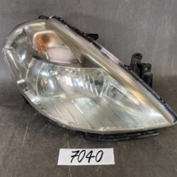 NISSAN TIIDA LATIO / C11 Genuine Headlight / STANLEY P7779 R / Right Side x1