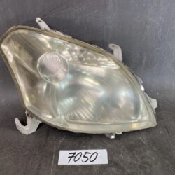 TOYOTA RAUM / NCZ20 Genuine Headlight / KOITO 46-4 / Right Side x1