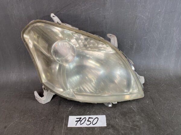 TOYOTA RAUM / NCZ20 Genuine Headlight / KOITO 46-4 / Right Side x1 » JDM-PARTS NZ