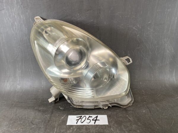 TOYOTA PASSO / NGC30 Genuine Headlight / KOITO 100-51007 / Right Side x1 » JDM-PARTS NZ