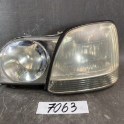 TOYOTA PROGRES / JCG10 Genuine Headlight / KOITO 51-1 / Left Side x1