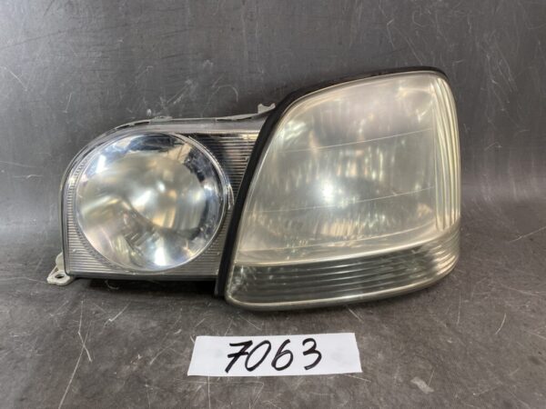 TOYOTA PROGRES / JCG10 Genuine Headlight / KOITO 51-1 / Left Side x1 » JDM-PARTS NZ