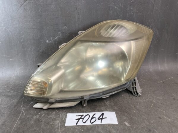 TOYOTA PASSO / KGC10 Genuine Headlight / KOITO 100-51762 / Left Side x1 » JDM-PARTS NZ