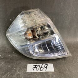 HONDA FIT HV / GP1 Genuine Taillight / STANLEY P9883 L / Light Side x1