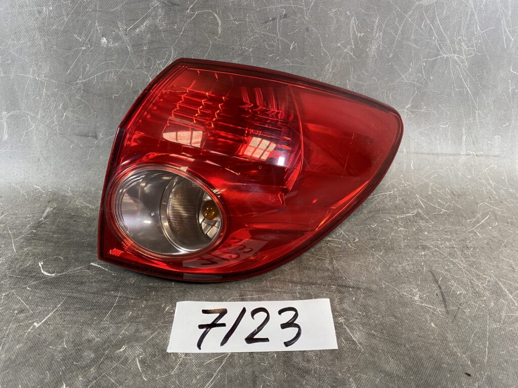 NISSAN WINGROAD AD Y12 JY12 NY12 Genuine Taillight / KOITO 220-24886 /  Right Side x1 » JDM-PARTS.co.nz