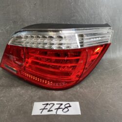 BMW 5 SERIES E60 / NU30 Genuine Taillight 11381 Right Side x1