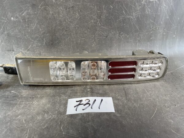 NISSAN CUBE Z11 Genuine Taillight / ICHIKOH D052 / Right Side x1 » JDM-PARTS.co.nz