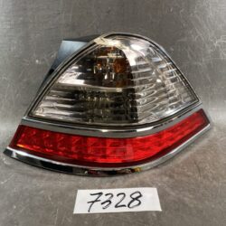 HONDA ODYSSEY RB1 RB2 Genuine Taillight / STANLEY P6572 R / Right Side x1