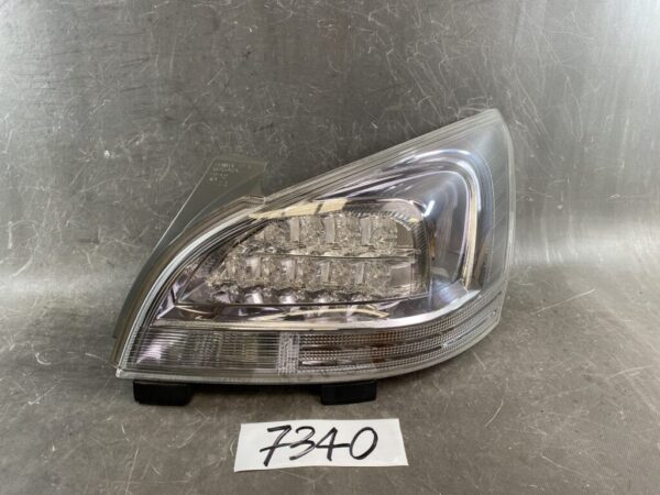 TOYOTA MARK X ZIO GGA10 ANA10 ANA15 Genuine Taillight / STANLEY 72-4 / Right Side x1 » JDM-PARTS NZ