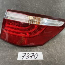 LEXUS LS XF40 LS LS450 LS600h USF40 USF45 USF41 USF46 Genuine Taillight / KOITO 50-89 R / Right Side x1