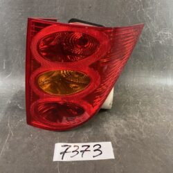 PEUGEOT 1007 Genuine Taillight 9646776780 / Right Side x1