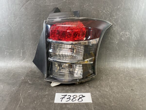 TOYOTA IQ KGJ10 NGJ10 Genuine Taillight / ICHIKOH 74-8 / Right Side x1 » JDM-PARTS NZ