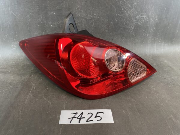 NISSAN TIIDA C11 Genuine Taillight / STANLEY P4086 L / Left Side x1 » JDM-PARTS NZ