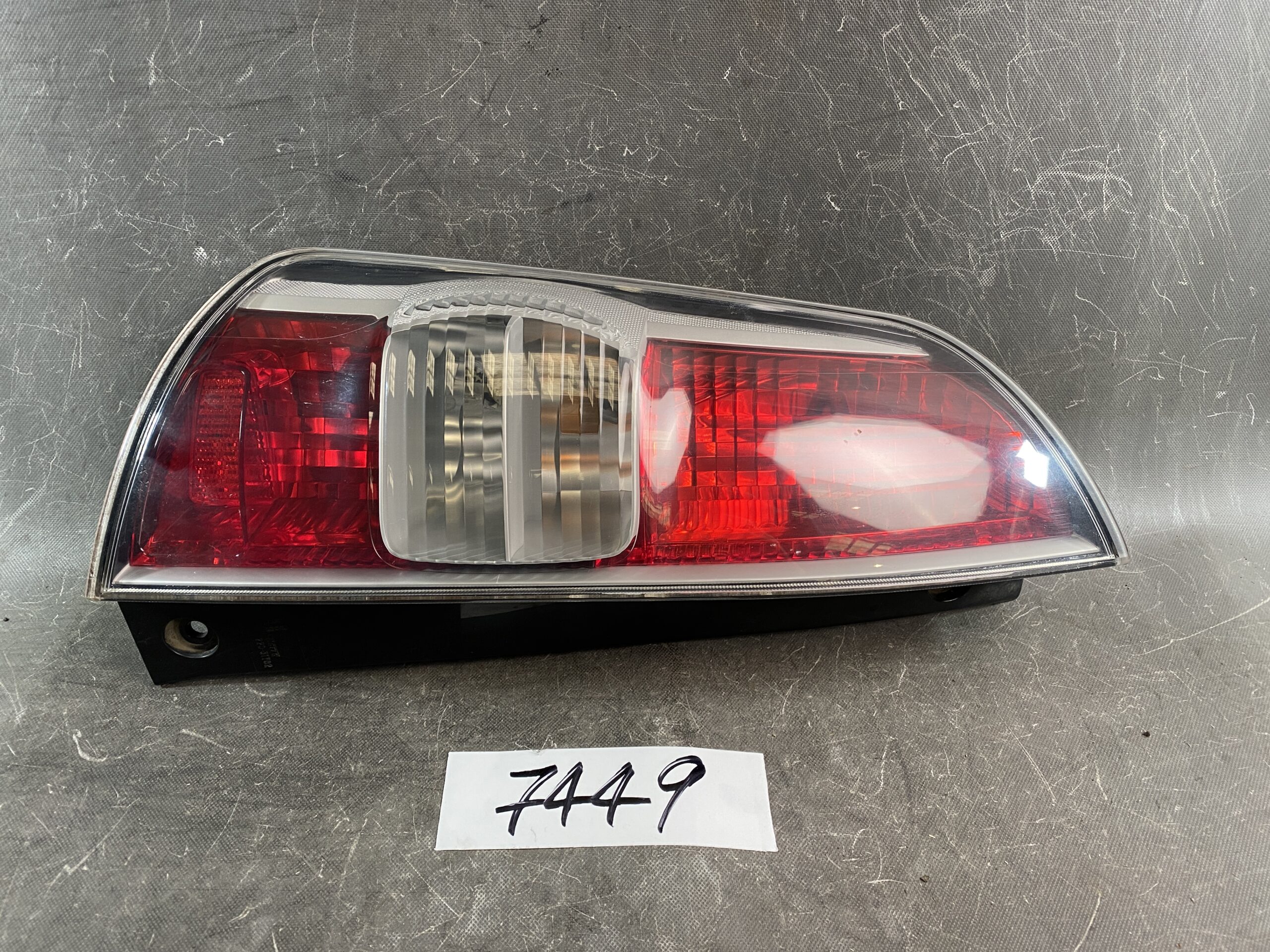 トヨタ パッソ QNC10 10系 純正 左 テールランプ ストップランプ ランプ コイト 220-51762