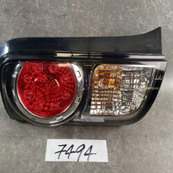 TOYOTA COROLLA RUMION NZE151N Genuine Taillight / STANLEY 12-554 L / Left Side x1