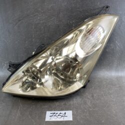 TOYOTA WISH ZNE10 ZNE14 ANE11 Genuine Headlight / STANLEY 68-1 / Left Side x1