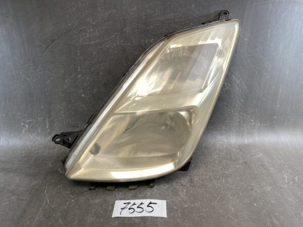 TOYOTA Prius NHW20 Genuine Headlight / KOITO 47-16 / Left Side x1 » JDM-PARTS NZ