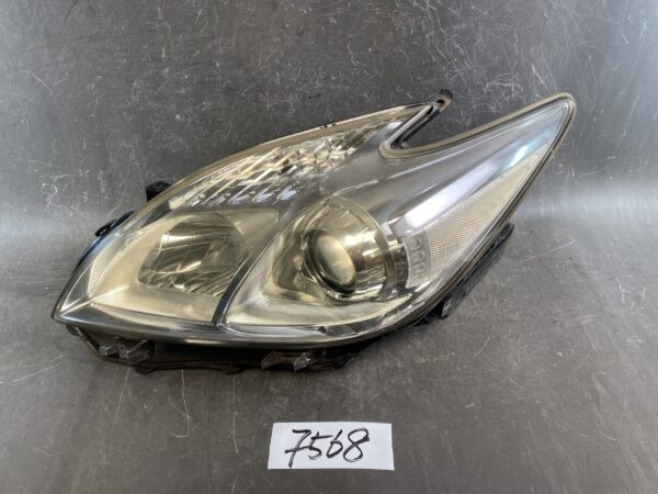 TOYOTA PRIUS ZVW30 PRIUS PHV ZVW35 Genuine Headlight / KOITO 47-29 / Left Side x1 » JDM-PARTS NZ