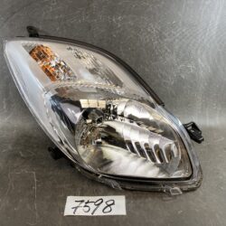 TOYOTA VITZ SCP90 KSP90 NCP90 NCP91 NCP95 Genuine HID Headlight / ICHIKOH 52-183 / Right Side x1