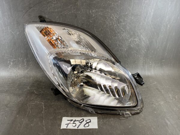 TOYOTA VITZ SCP90 KSP90 NCP90 NCP91 NCP95 Genuine HID Headlight / ICHIKOH 52-183 / Right Side x1 » JDM-PARTS.co.nz