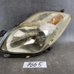 TOYOTA VITZ SCP90 KSP90 NCP90 NCP91 NCP95 Genuine Headlight / ICHIKOH 52-184 / Left Side x1