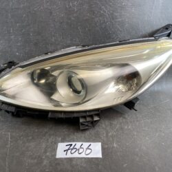 MAZDA PREMACY CW NISSAN LAFESTA Genuine Headlight / STANLEY P9562 / Right Side x1