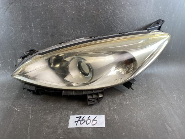 MAZDA PREMACY CW NISSAN LAFESTA Genuine Headlight / STANLEY P9562 / Right Side x1 » JDM-PARTS NZ