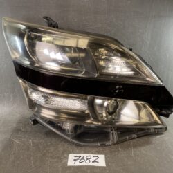 TOYOTA VELLFIRE ANH20 ANH25 GGH20 GGH25 Genuine HID Headlight / ICHIKOH 58-23 / Right Side x1