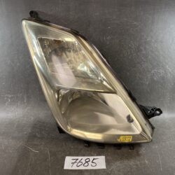 TOYOTA Prius NHW20 Genuine Headlight / KOITO 47-16 / Right Side x1