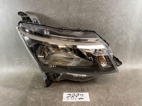 TOYOTA TANK / DAIHATSU THOR M900A M910A Genuine LED Headlight / STANLEY W3919 / Right Side x1 » JDM-PARTS NZ