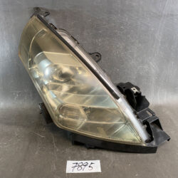 MAZDA MPV LY3P Genuine HID Headlight / STANLEY P5156 / Right Side x1