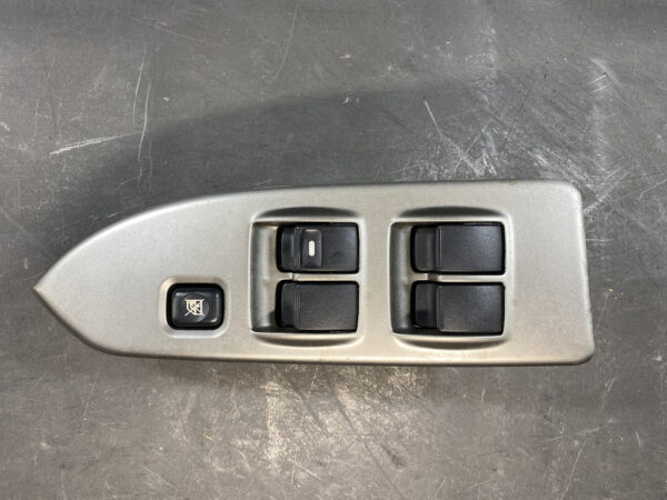 Power Window Switch / 2004 MITSUBISHI COLT Z25A / OMRON MR587786 C8D-D362M 13Z3D1 / FRONT DOOR » JDM-PARTS.co.nz