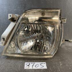 NISSAN CARAVAN E25 Genuine Headlight KOITO 100-24880 Left Side x1