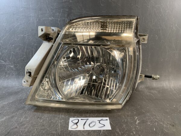 NISSAN CARAVAN E25 Genuine Headlight KOITO 100-24880 Left Side x1 » JDM-PARTS NZ