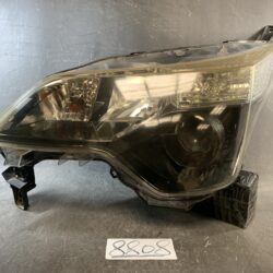 Toyota Porte NCP141 Headlight KOITO 52-260 Left Side x1