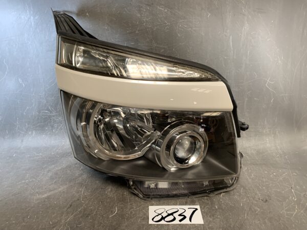 TOYOTA VOXY ZRR70 ZRR75 Headlight KOITO 28-202 Right Side x1 » JDM-PARTS NZ